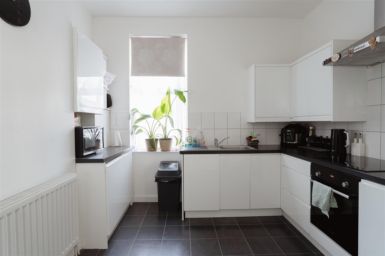 Flat Garlands Road in Reigate and Banstead