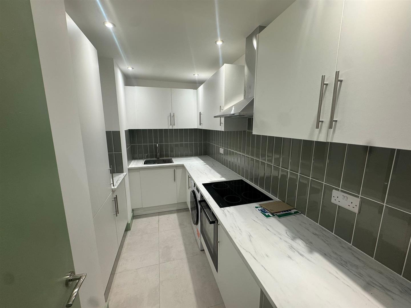 Flat Telford Road in Greater London