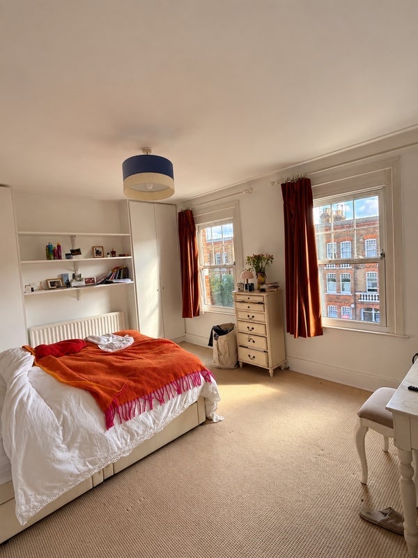 Room Stanley Grove in Greater London