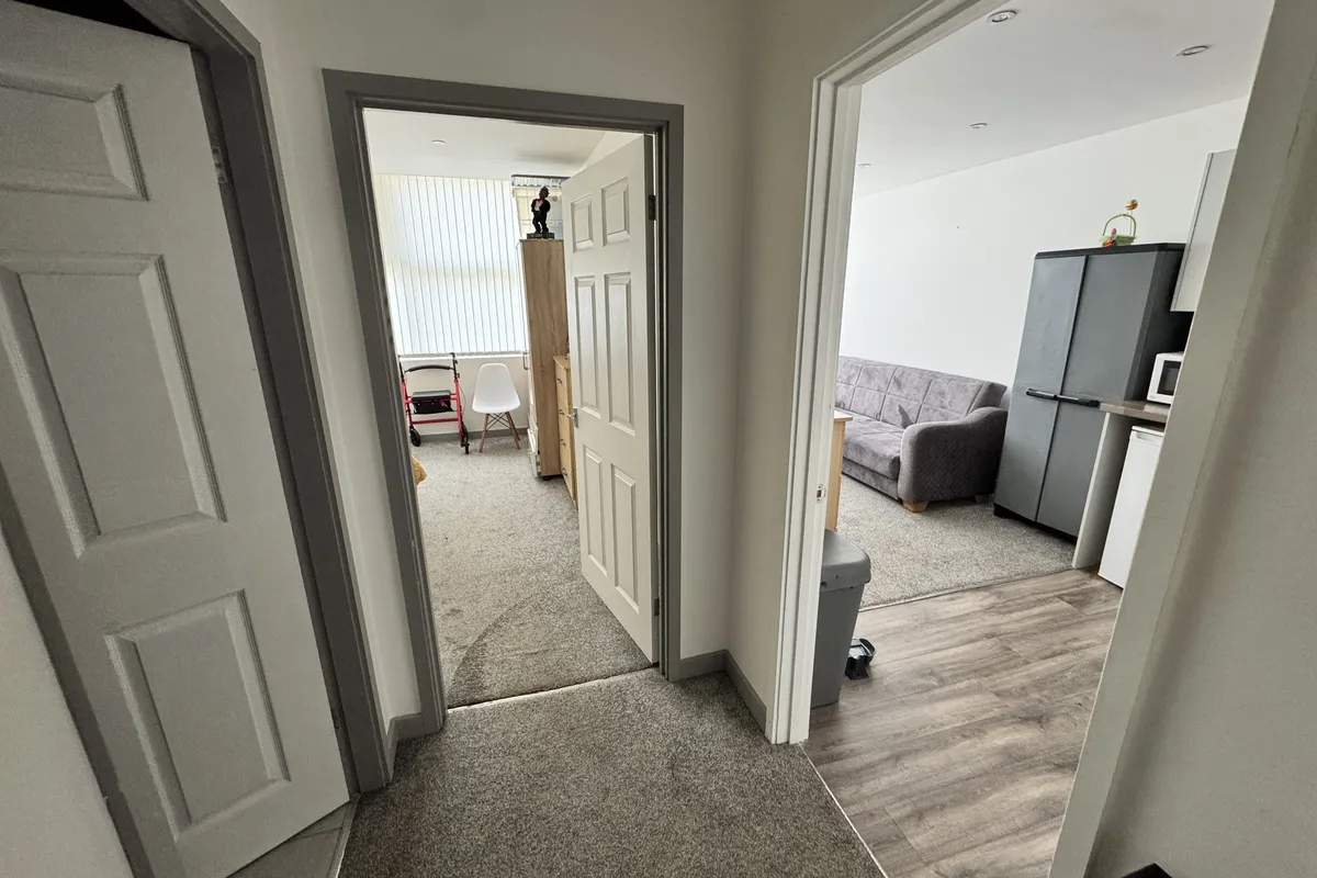 Flat Stuart Road in Wakefield
