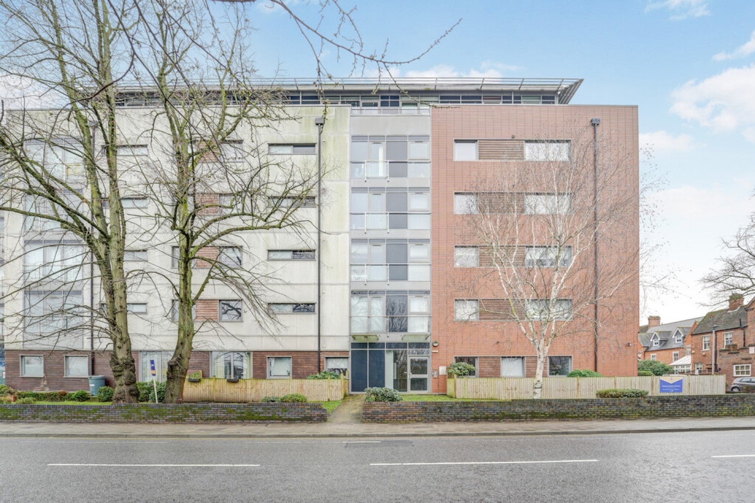 Flat Goldington Road in Bedford