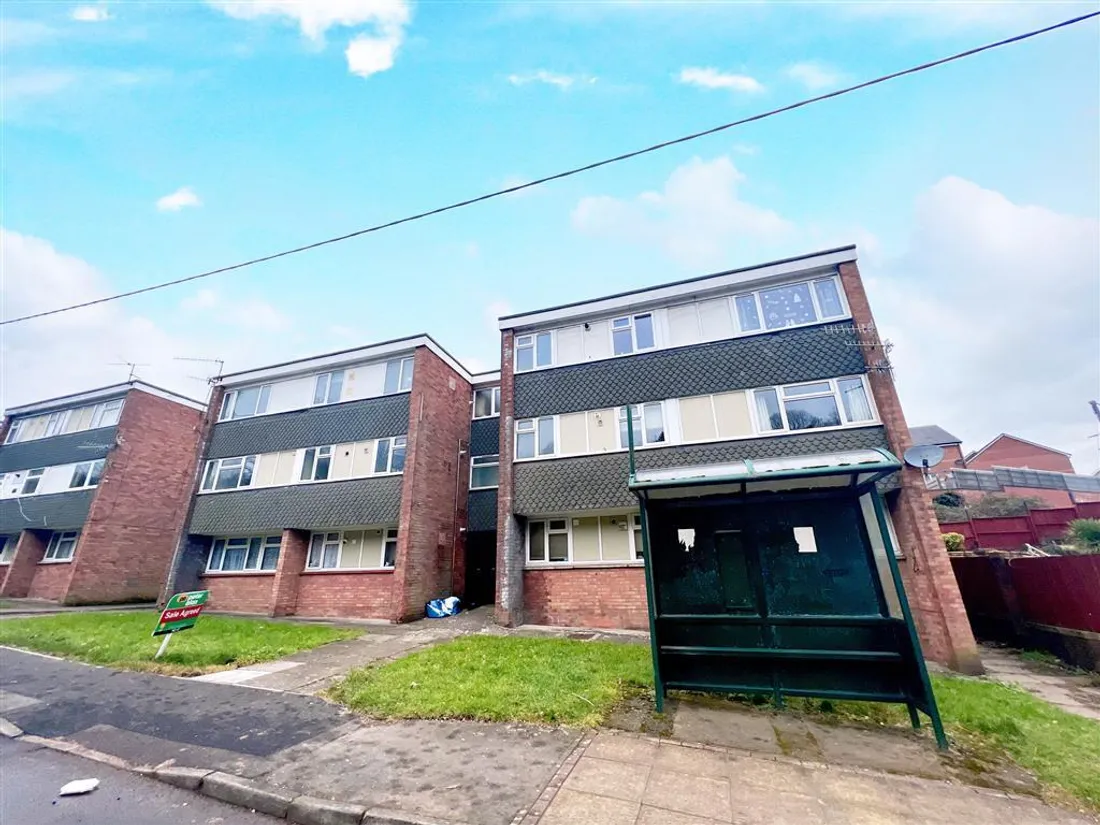 Flat Cwmynyscoy Road in Pontypool