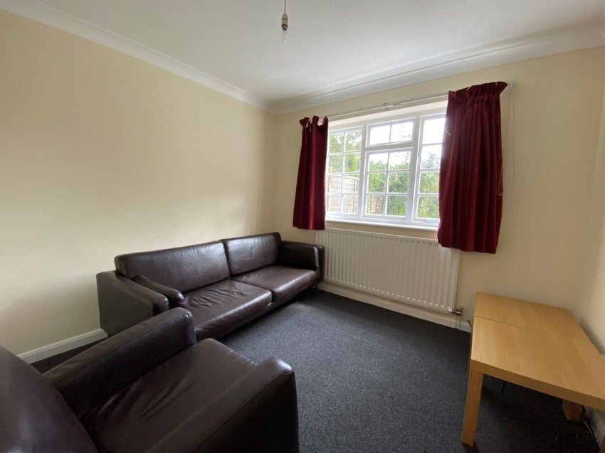 Room Belmont Road in Southampton