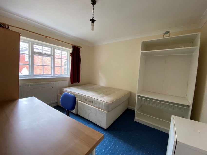 Room Belmont Road in Southampton