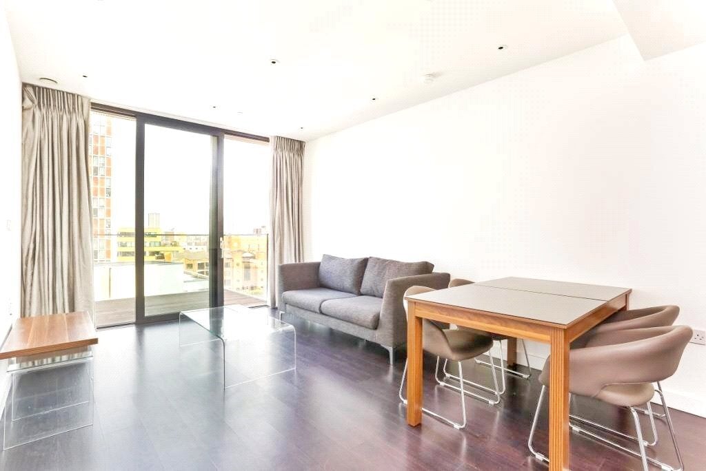 Flat Alie Street in Greater London
