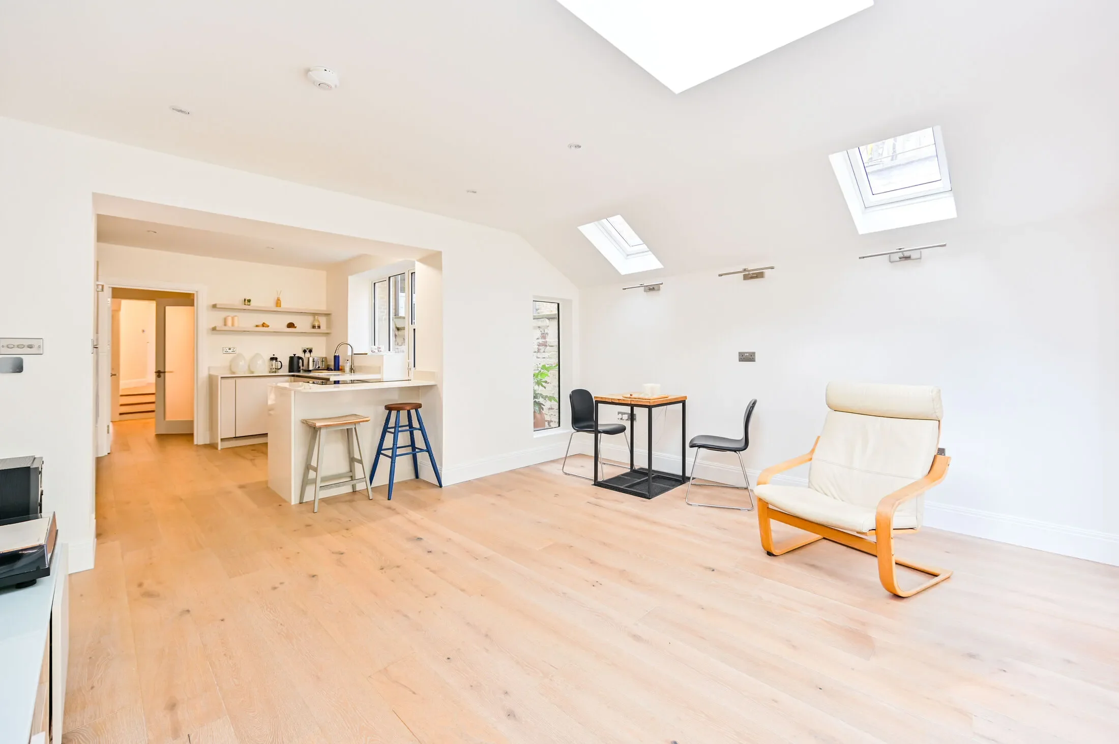 Flat Pennard Road in Greater London