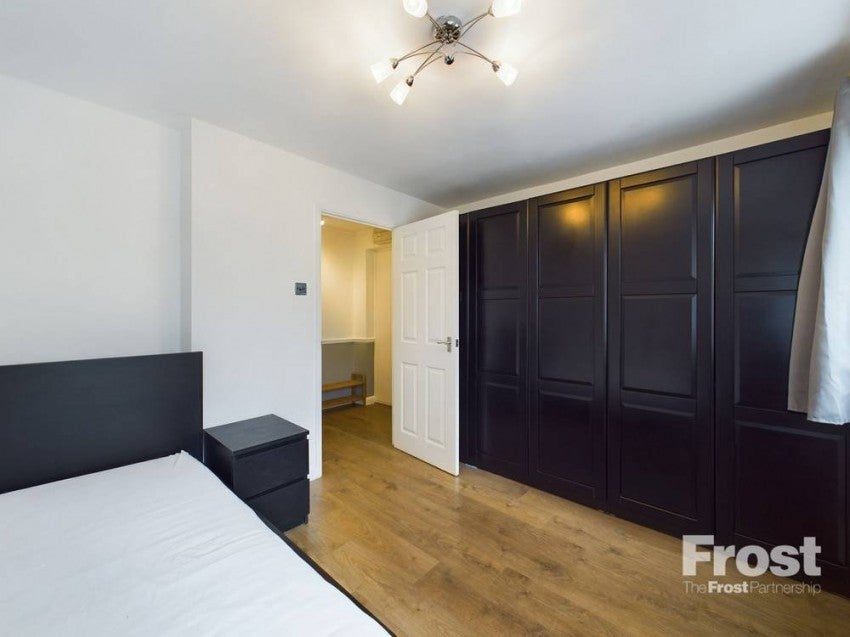 Flat Redford Close in Greater London