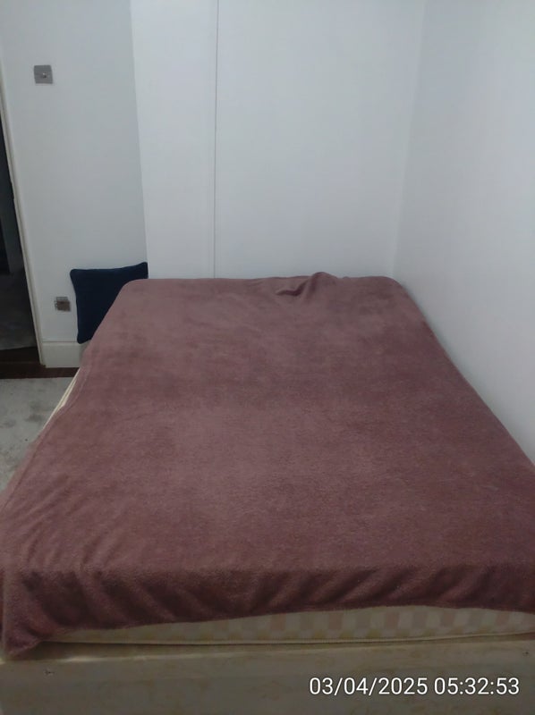 Room Langholm Close in Greater London