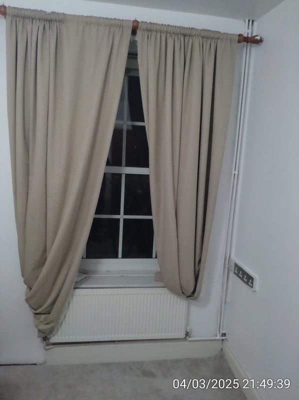 Room Langholm Close in Greater London
