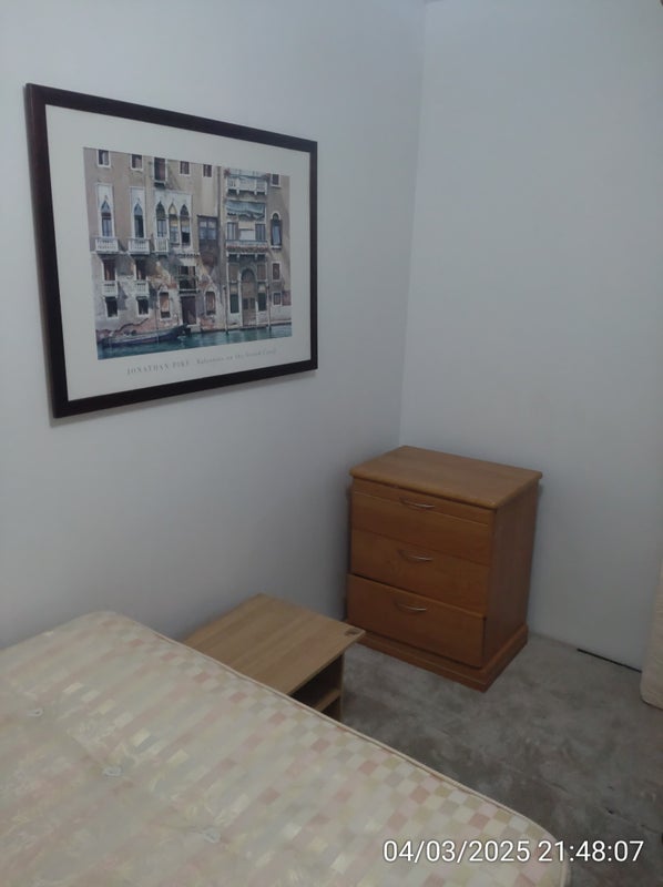 Room Langholm Close in Greater London
