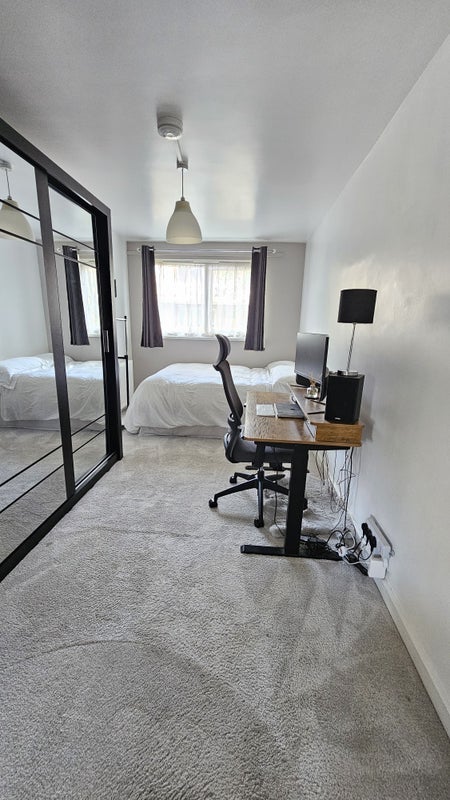 Flat Bath Close in Greater London