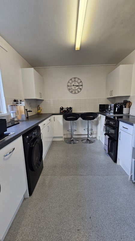 Flat Bath Close in Greater London