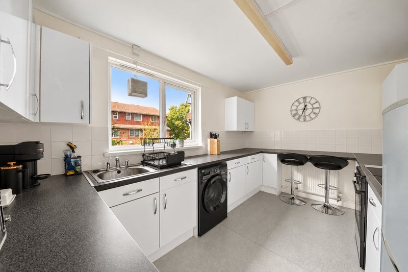Flat Bath Close in Greater London