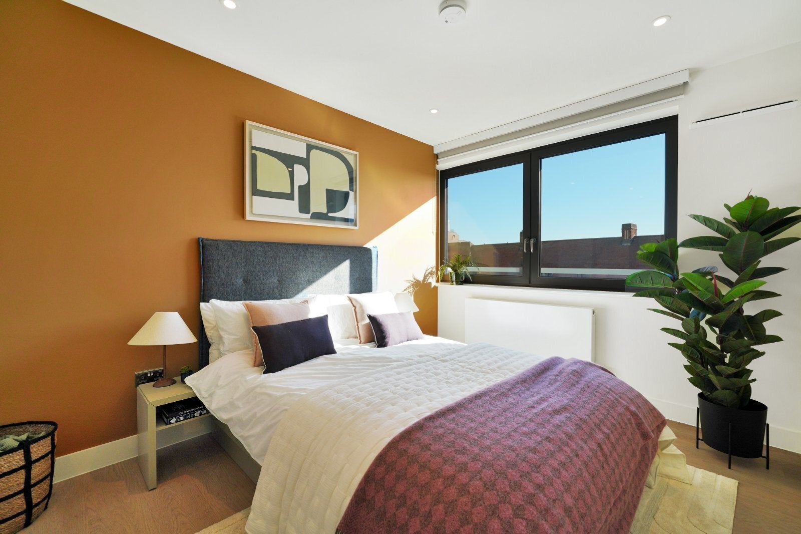 Flat Park Lane in Greater London