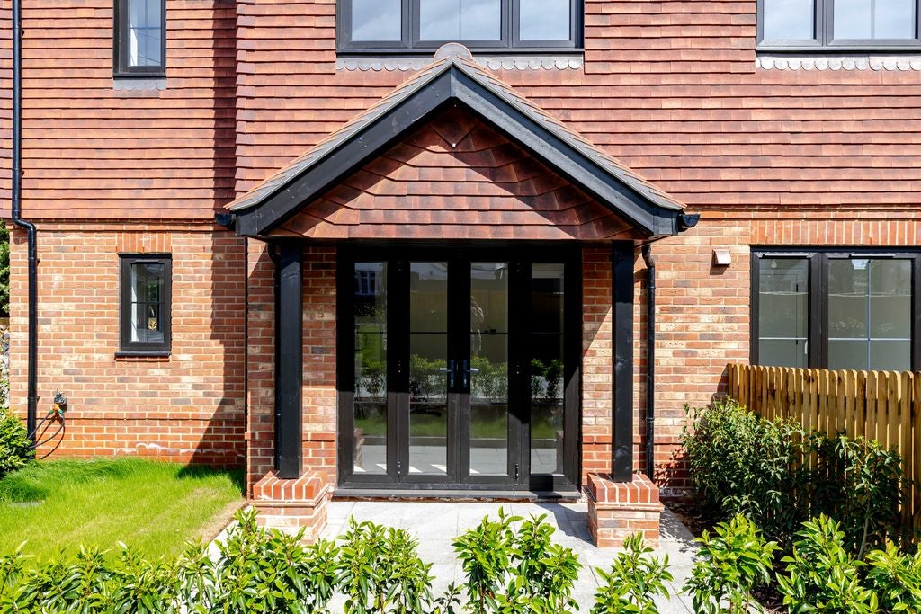Flat Farleigh Road in Warlingham