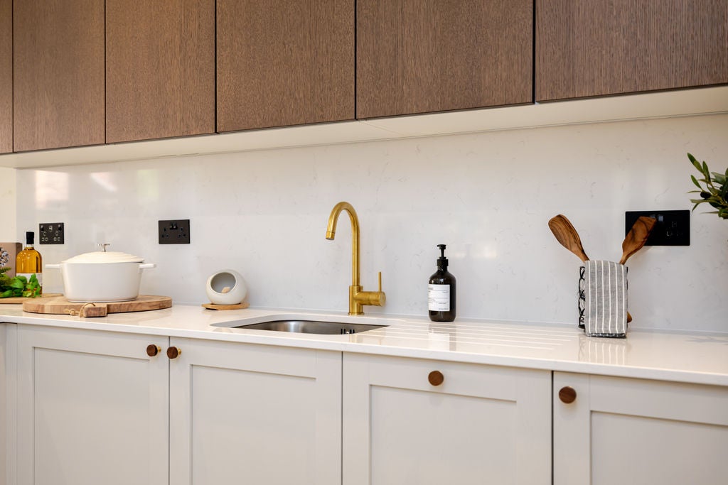Flat Farleigh Road in Warlingham