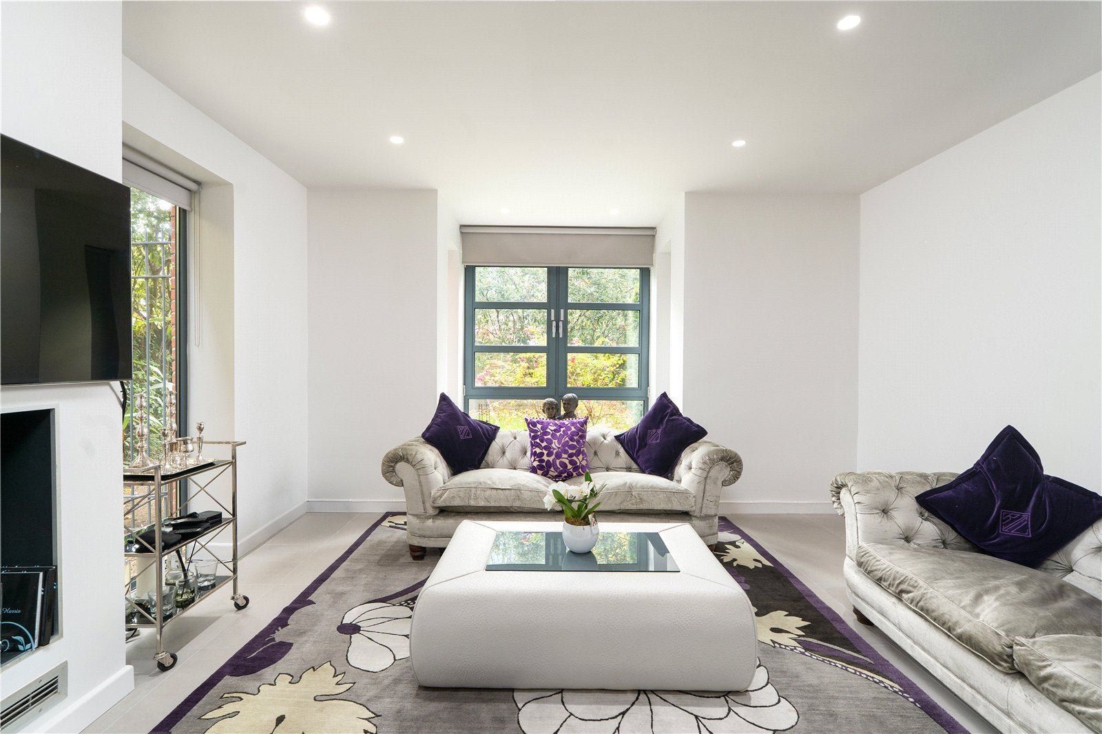 Flat Haverstock Hill in Greater London