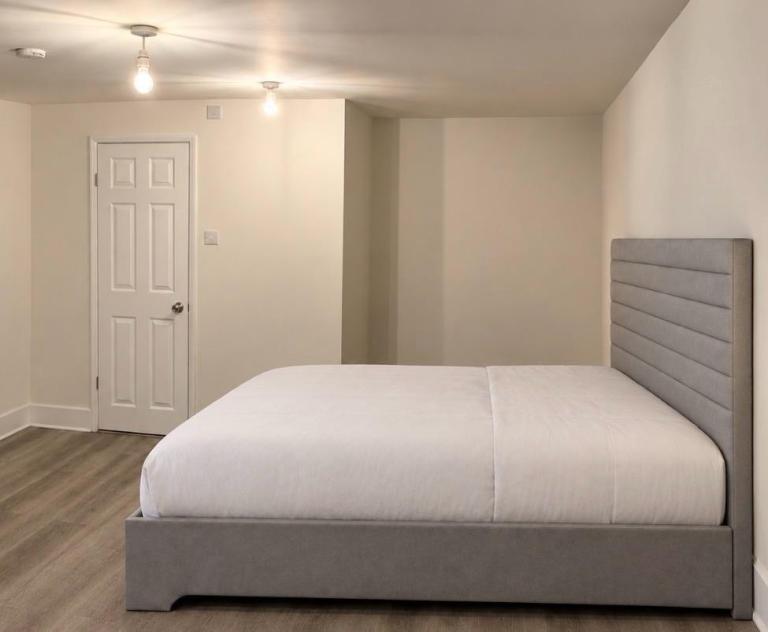 Flat Denbigh Road in Greater London
