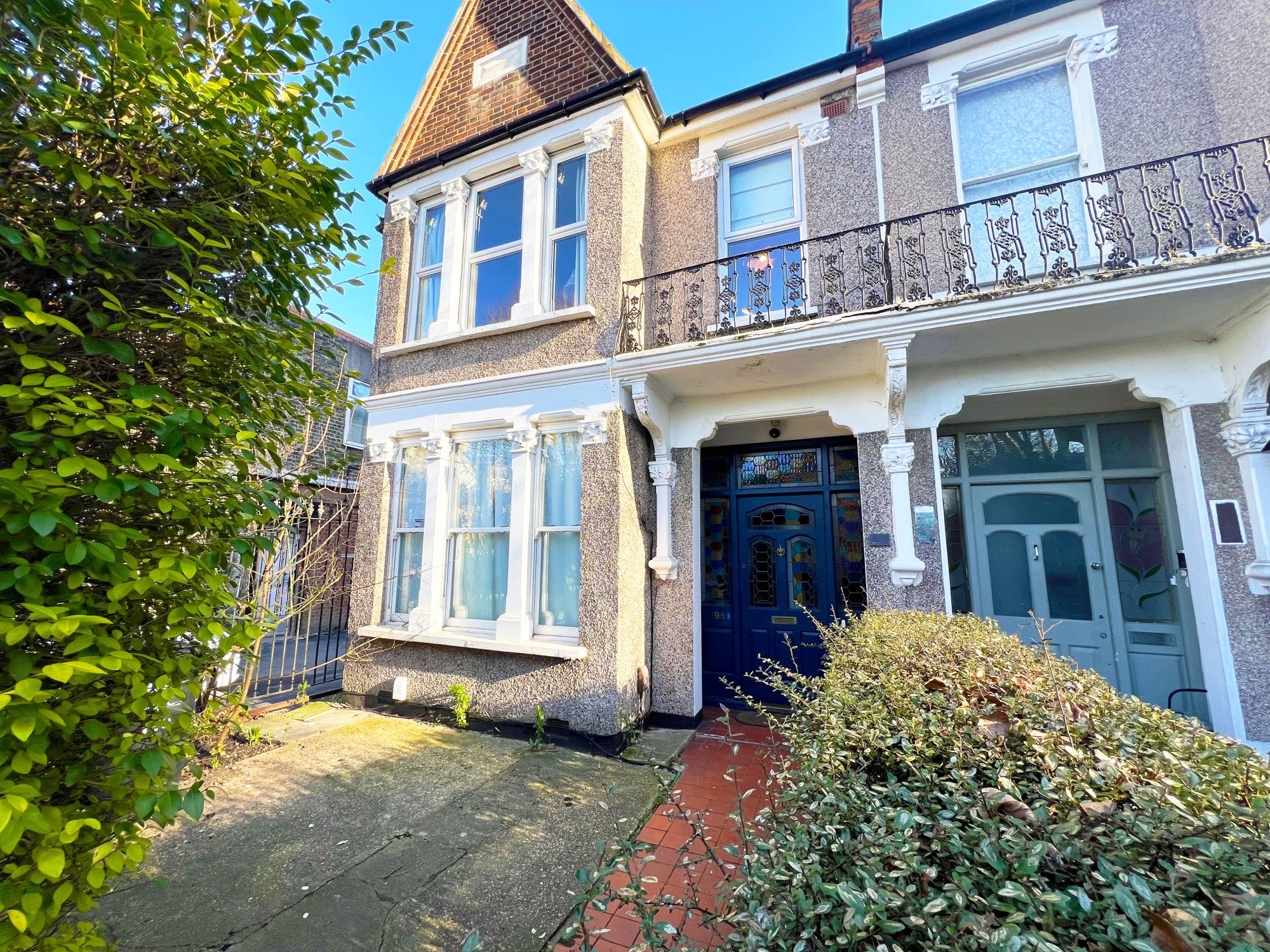 Flat Inchmery Road in Greater London