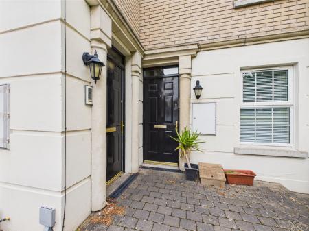 Flat Leathem Square in Dundonald