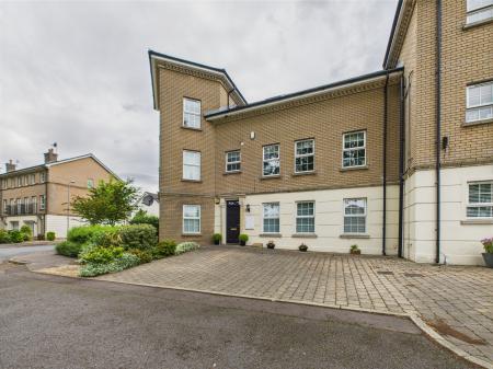 Flat Leathem Square in Dundonald