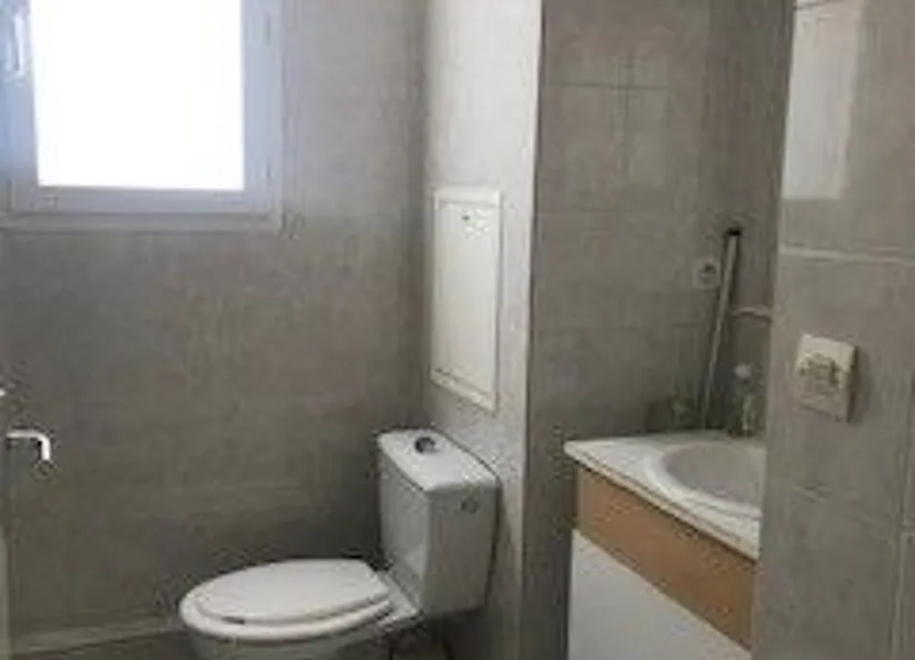 Flat Rue Jean-Jacques Rousseau in Issy-les-Moulineaux