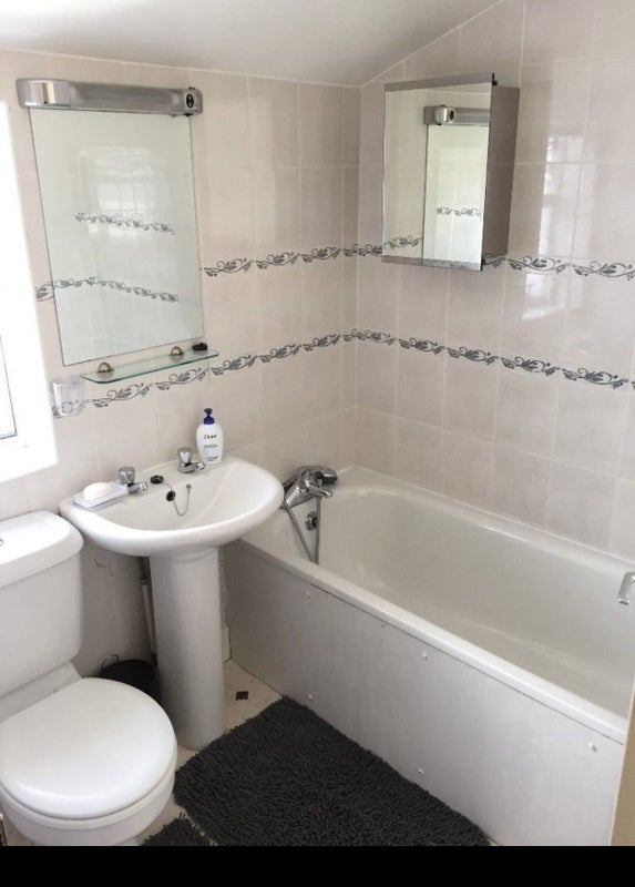 Room Kingsdown Road in Greater London