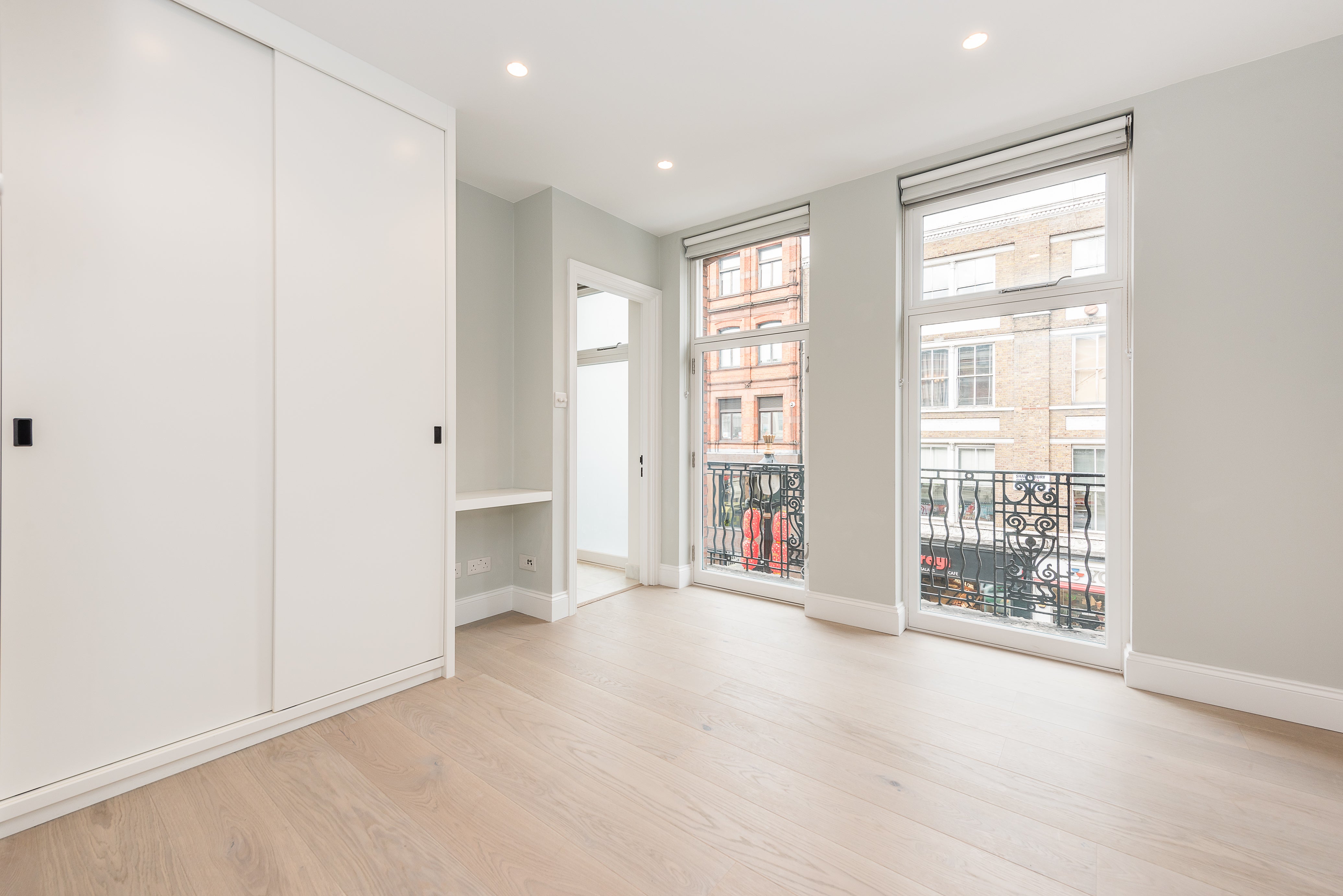 Flat Shaftesbury Avenue in City of Westminster
