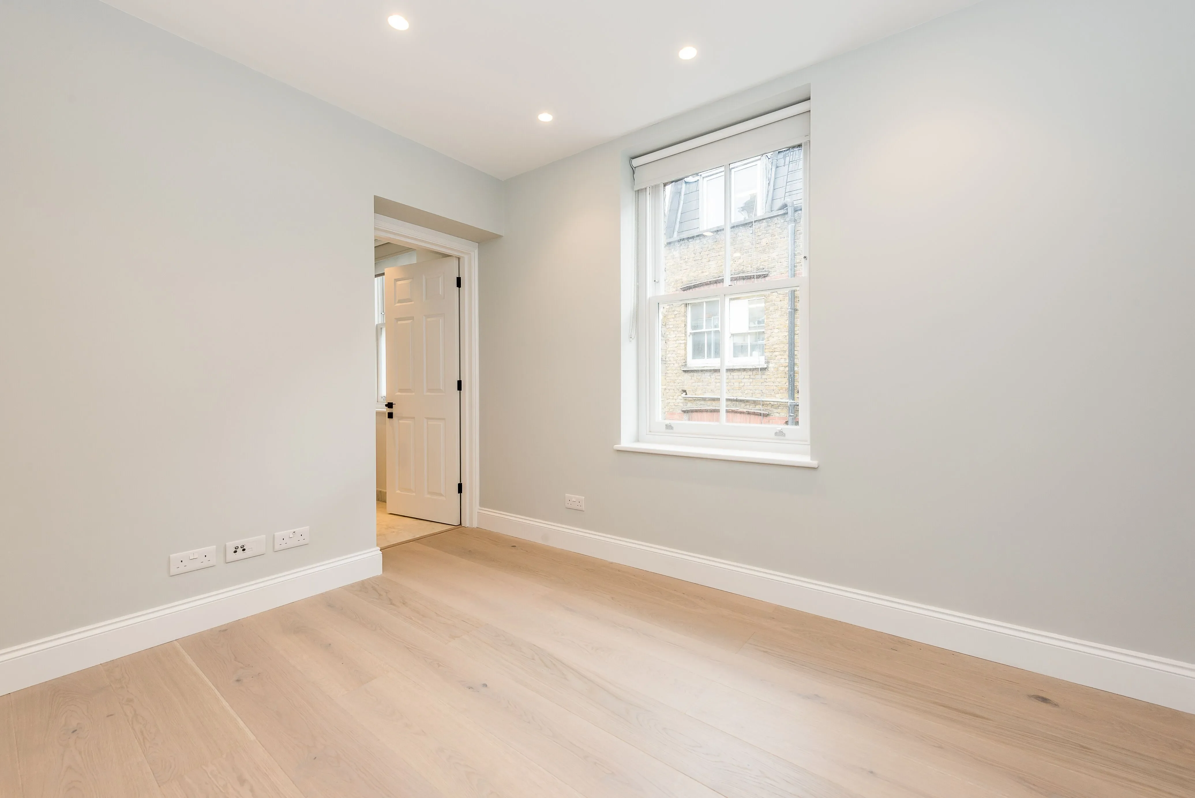 Flat Shaftesbury Avenue in City of Westminster