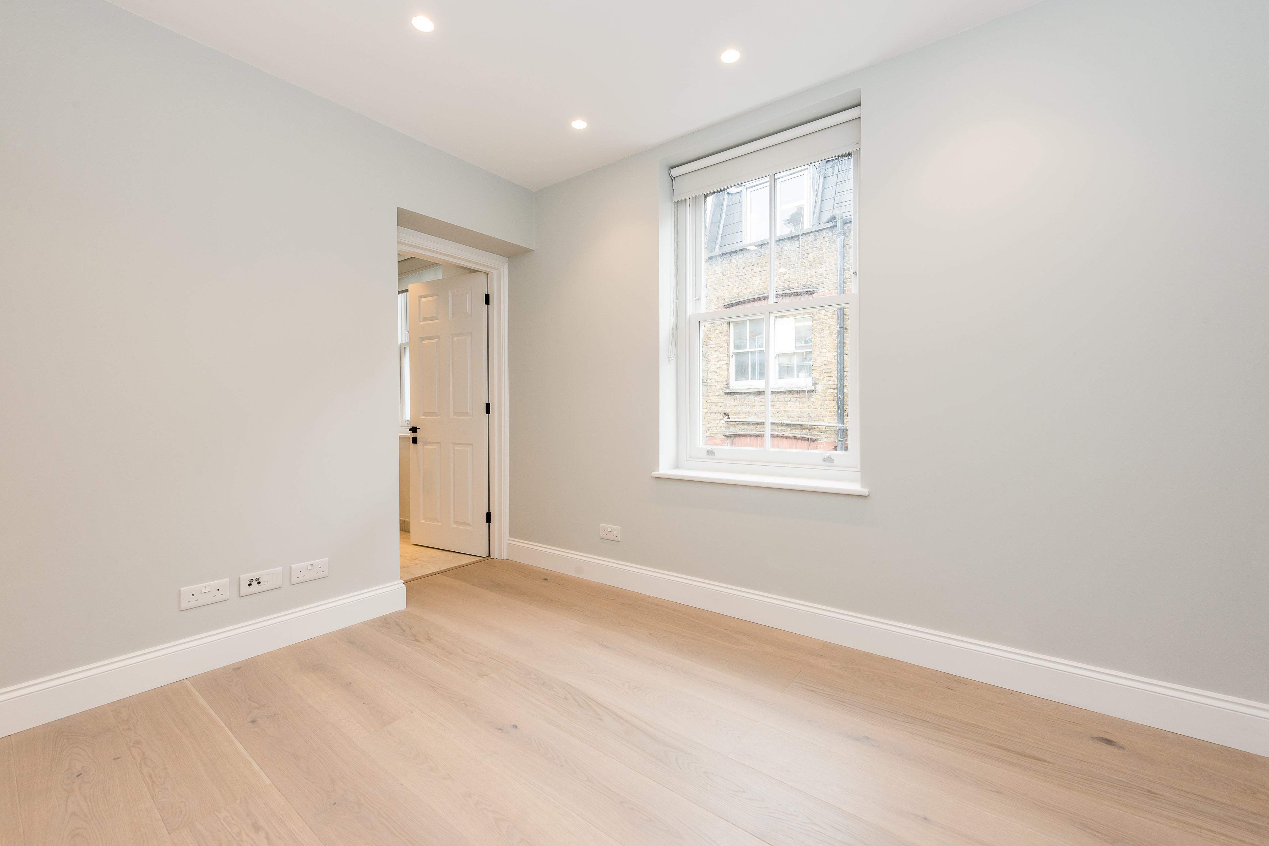 Flat Shaftesbury Avenue in City of Westminster