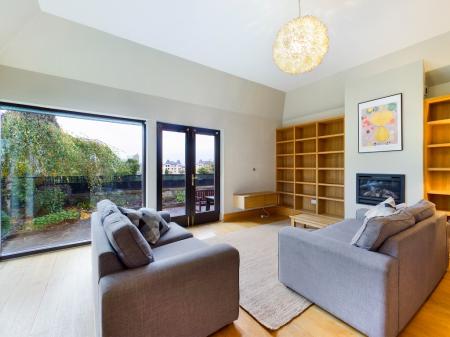 House Polwarth Terrace in City of Edinburgh