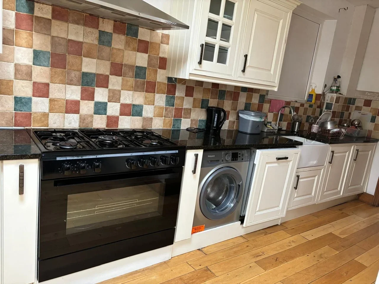 Room Victoria Avenue in Greater London