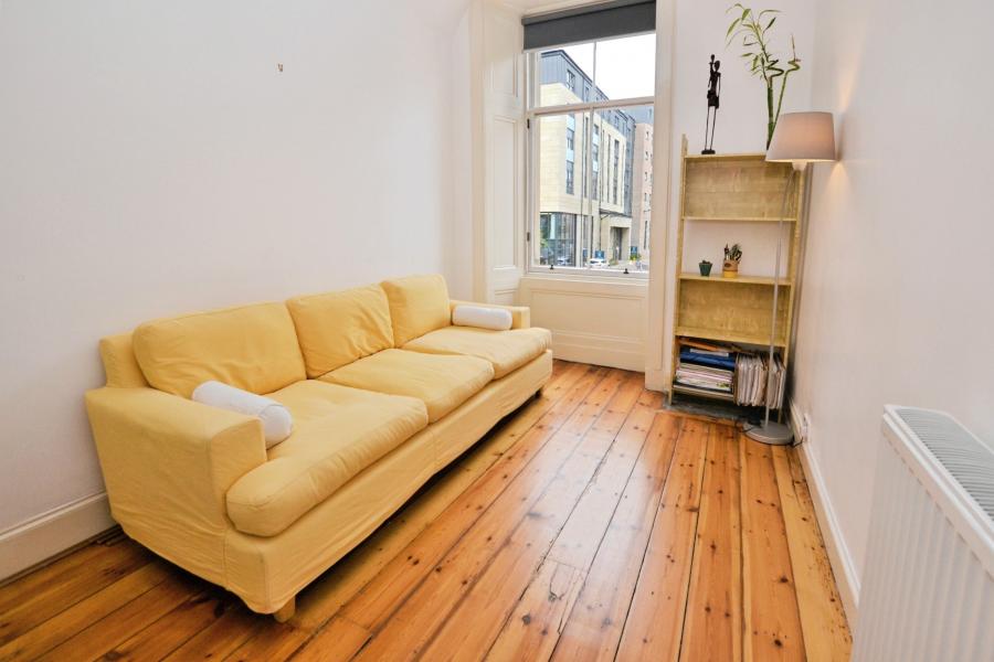 Flat Leith Walk in City of Edinburgh