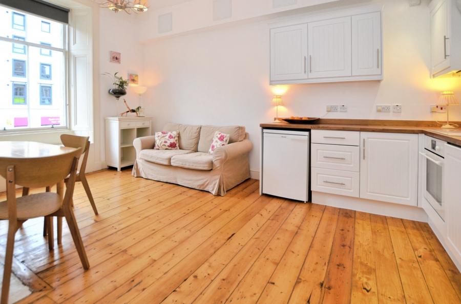 Flat Leith Walk in City of Edinburgh