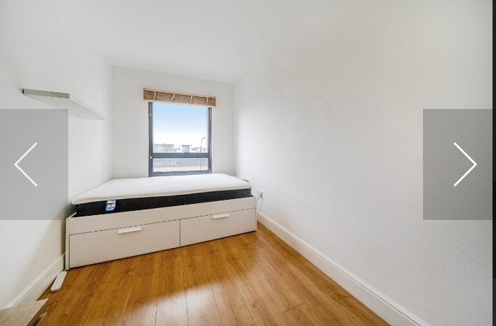 Room Brownhill Road in Greater London