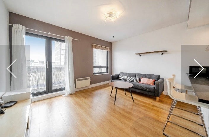 Room Brownhill Road in Greater London