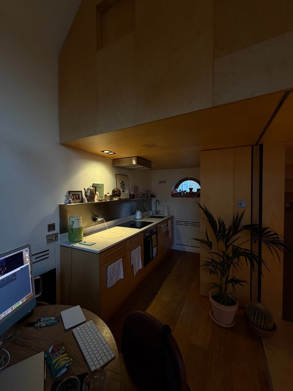Room Nevill Road in Greater London