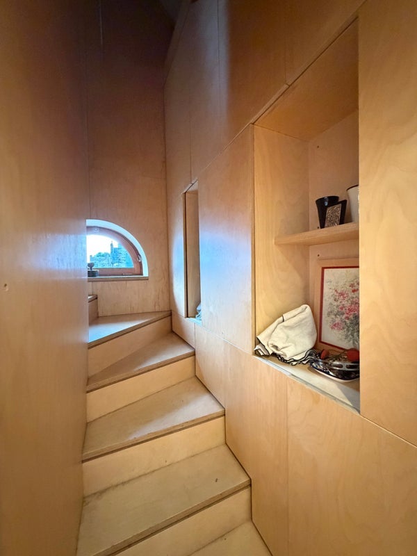 Room Nevill Road in Greater London