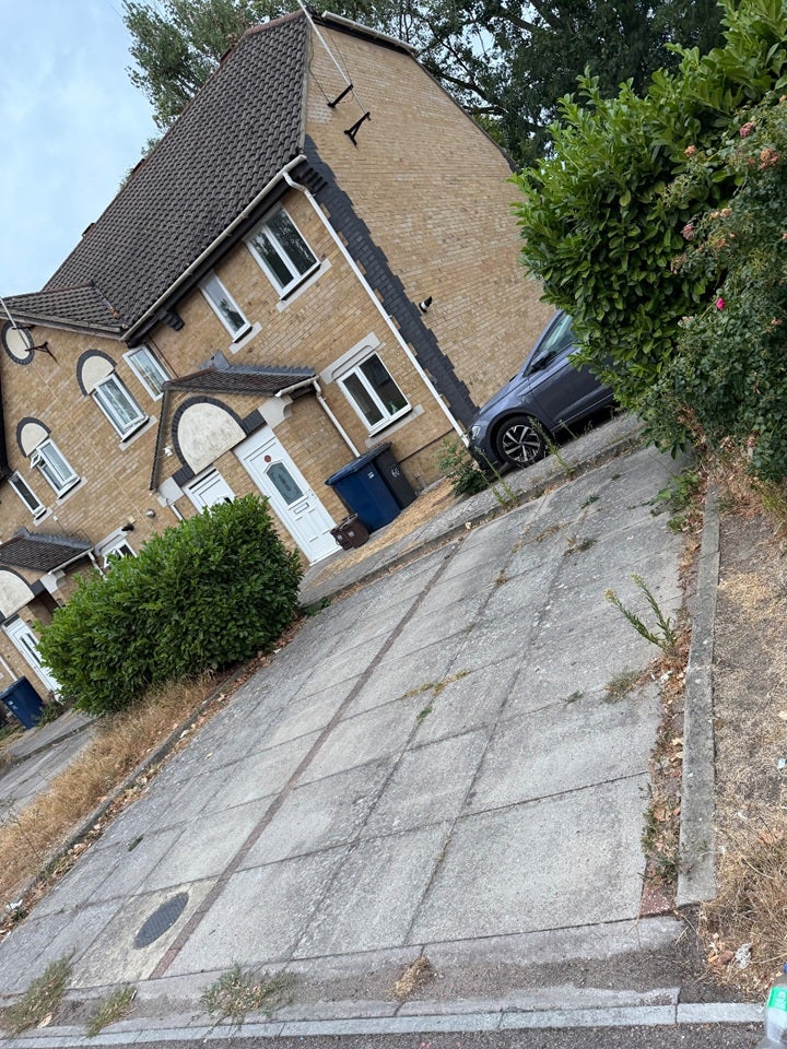 House Swan Drive in Greater London
