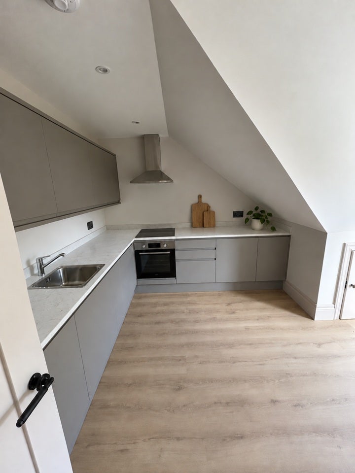 Flat Caledonian Road in Greater London