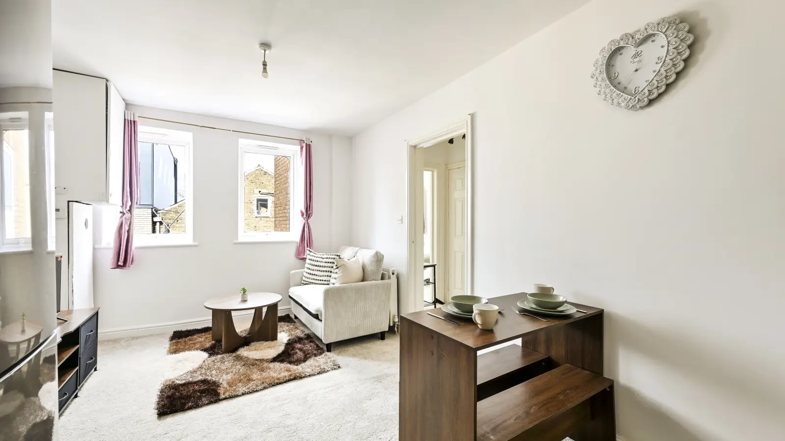 Flat Tewkesbury Road in Greater London