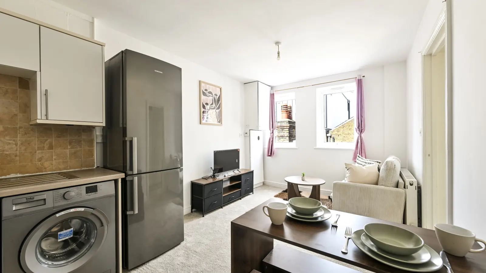 Flat Tewkesbury Road in Greater London