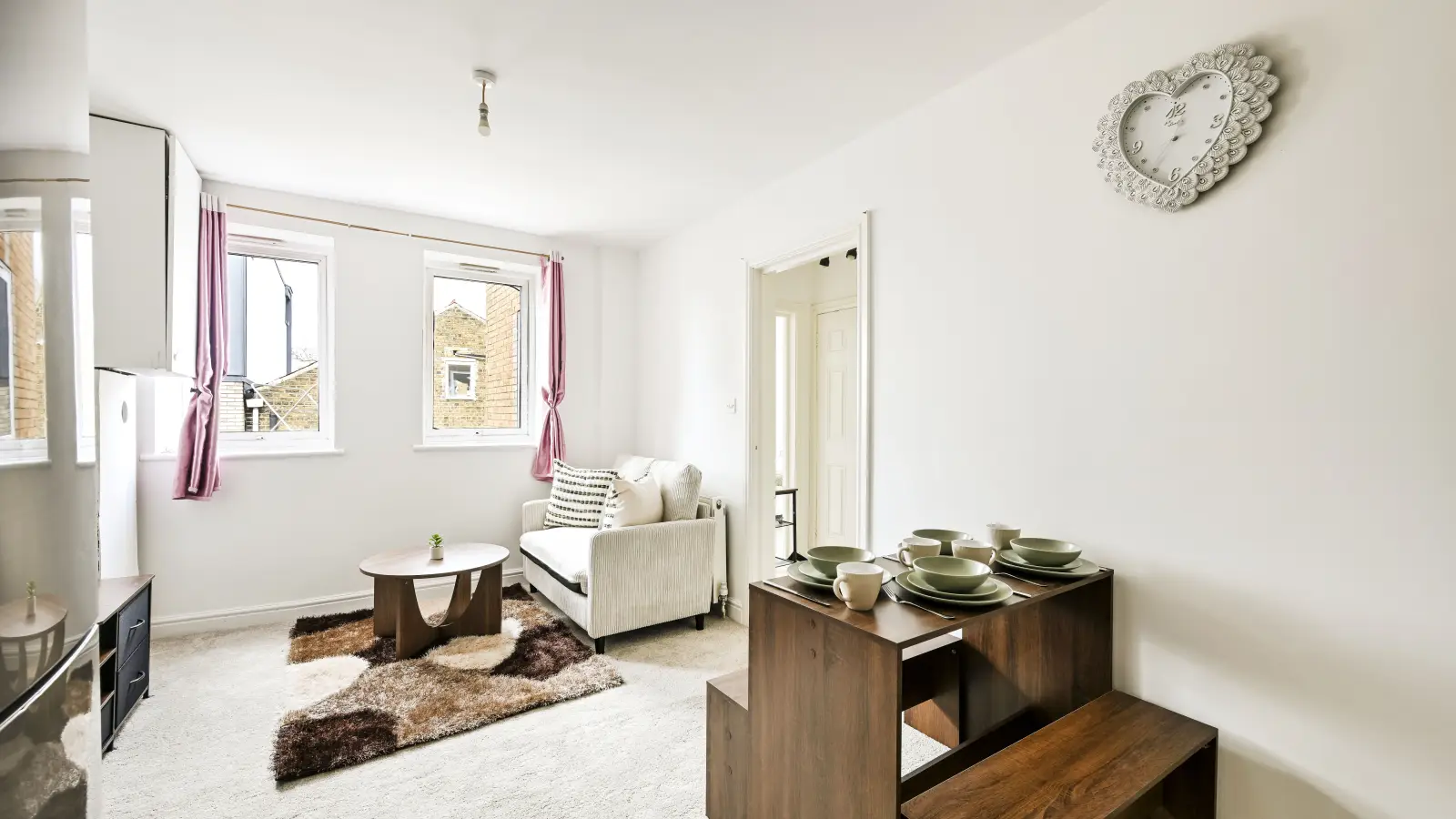 Flat Tewkesbury Road in Greater London