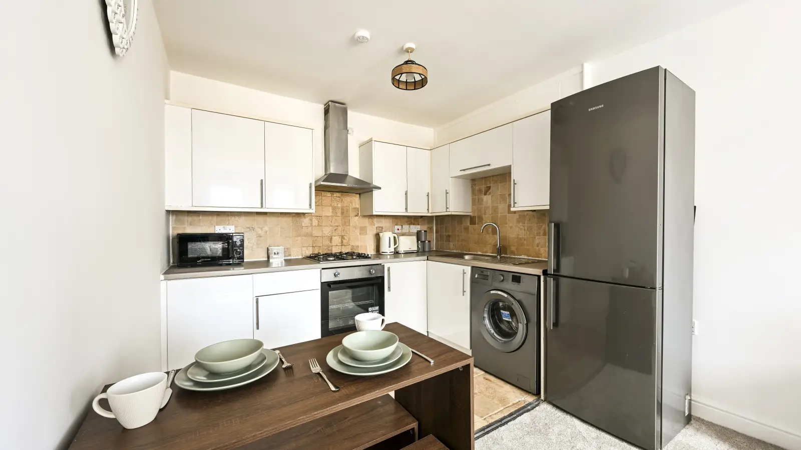 Flat Tewkesbury Road in Greater London
