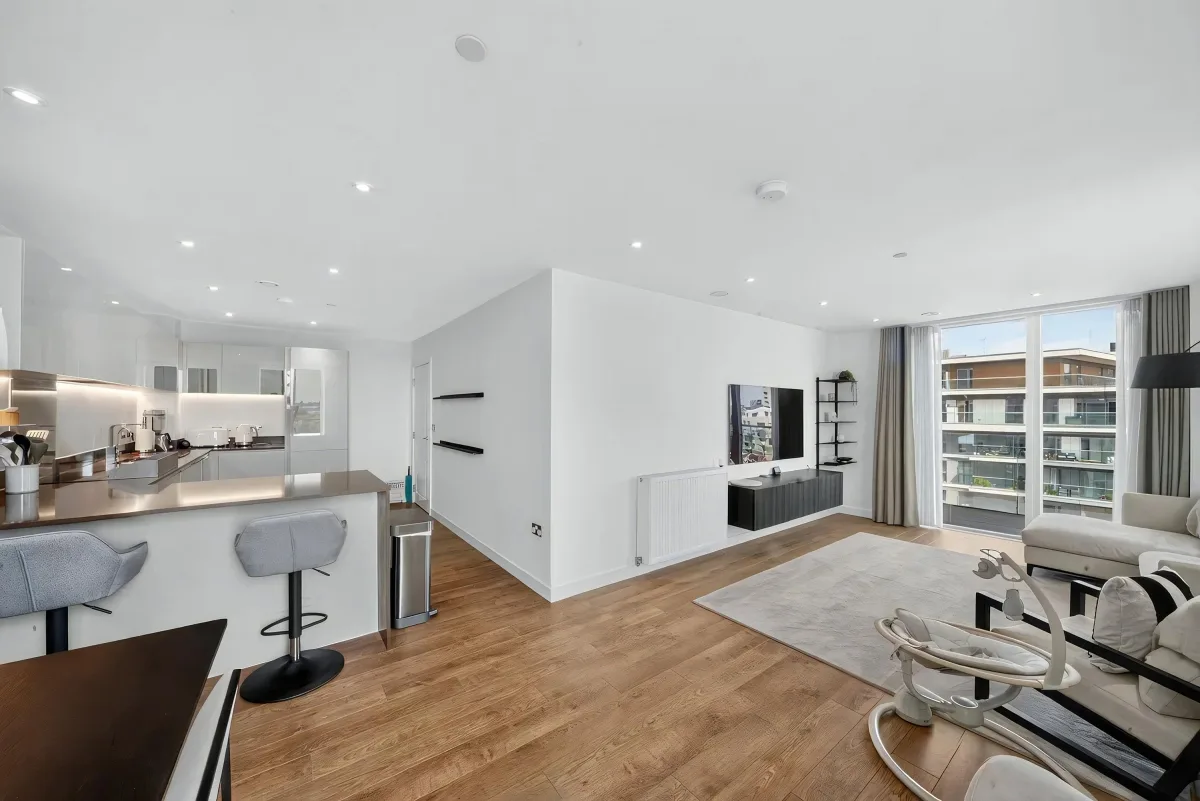 Flat Harrison Walk in Greater London