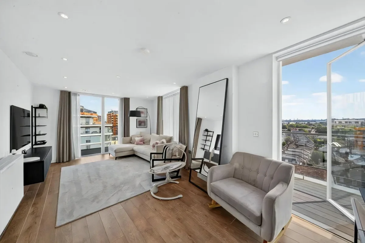 Flat Harrison Walk in Greater London