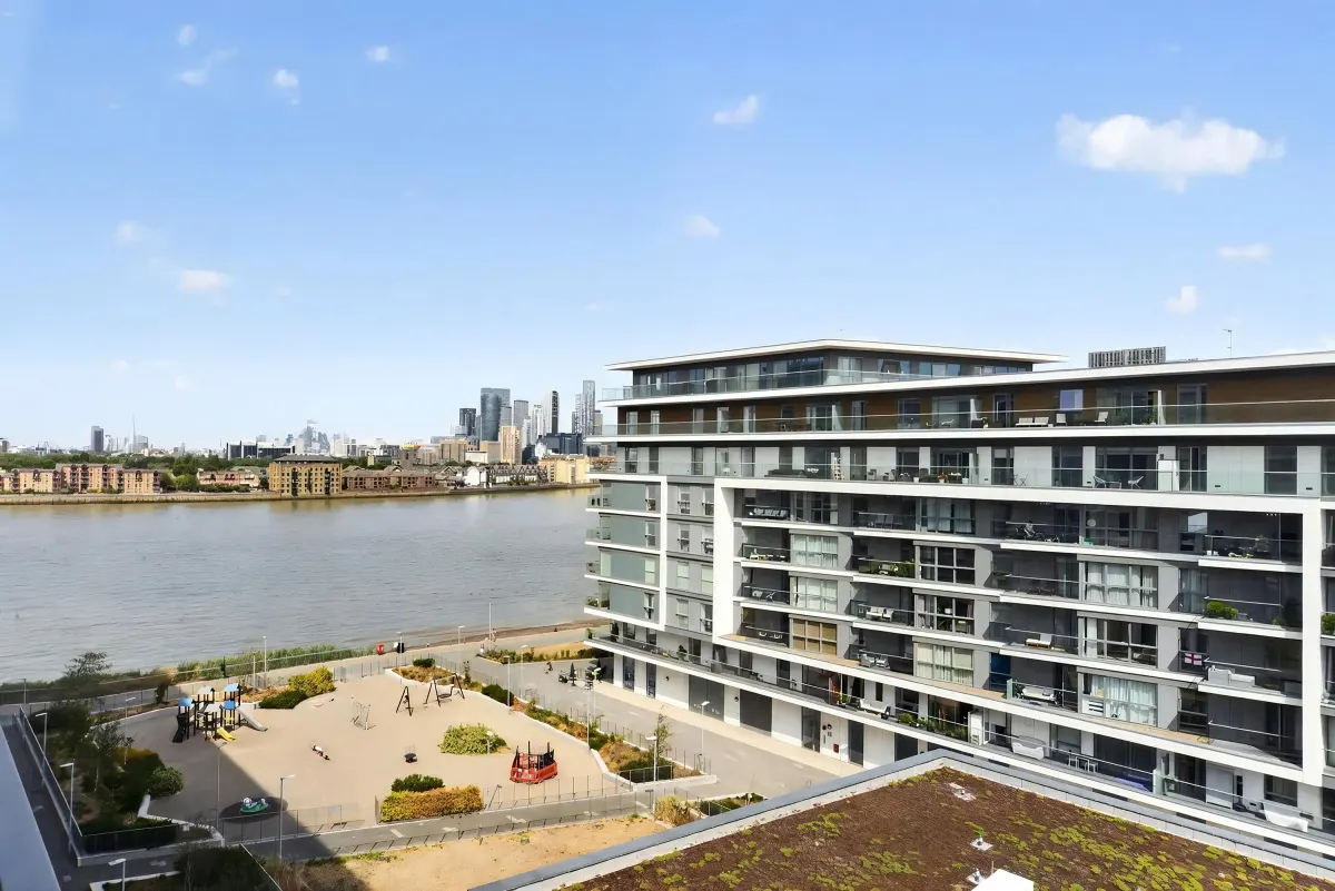 Flat Harrison Walk in Greater London