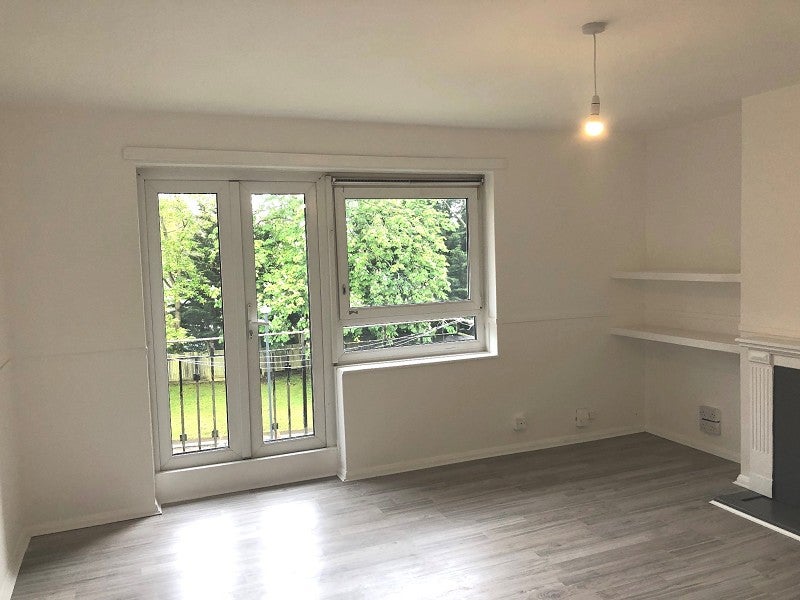 Flat Stonegrove Gardens in London