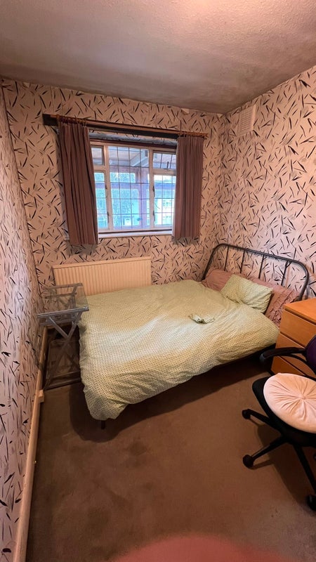 Room Keswick Avenue in Greater London