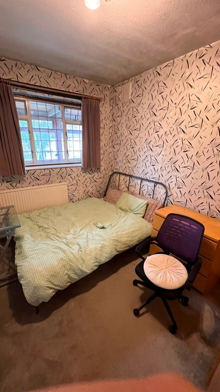 Room Keswick Avenue in Greater London